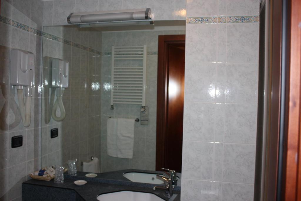 Hotel Tre Denti Cantalupa Стая снимка